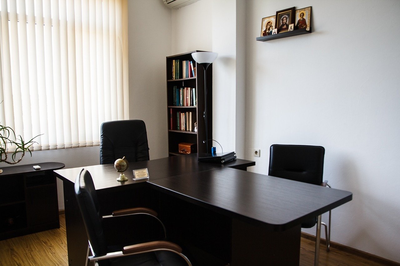 Installer un bureau ergonomique dans un espace réduit